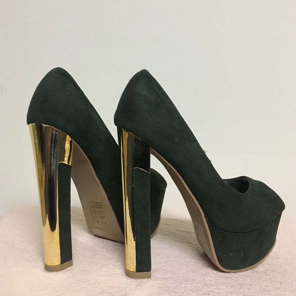 High Heels - Picture 3 of 5